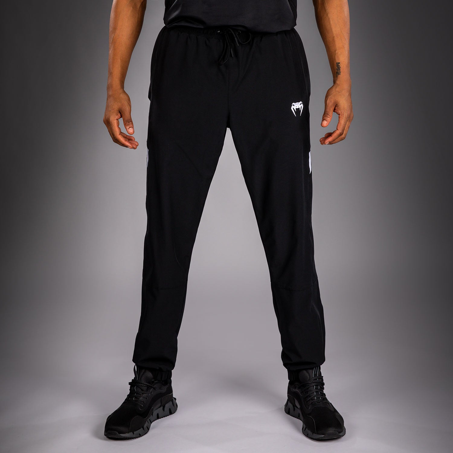 Attack 90 Joggers White/Black