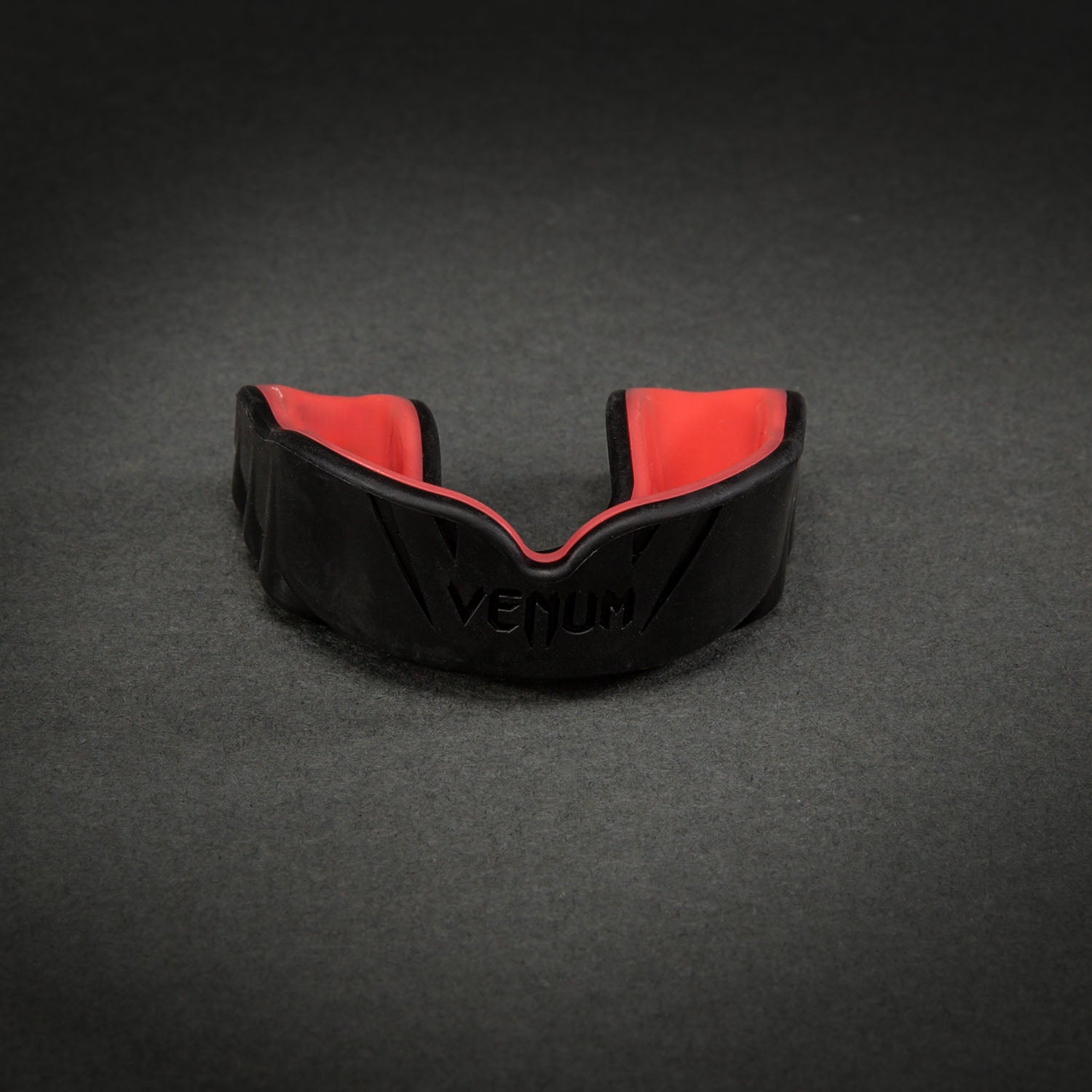 Venum Challenger Mouthguard - Black/Corail