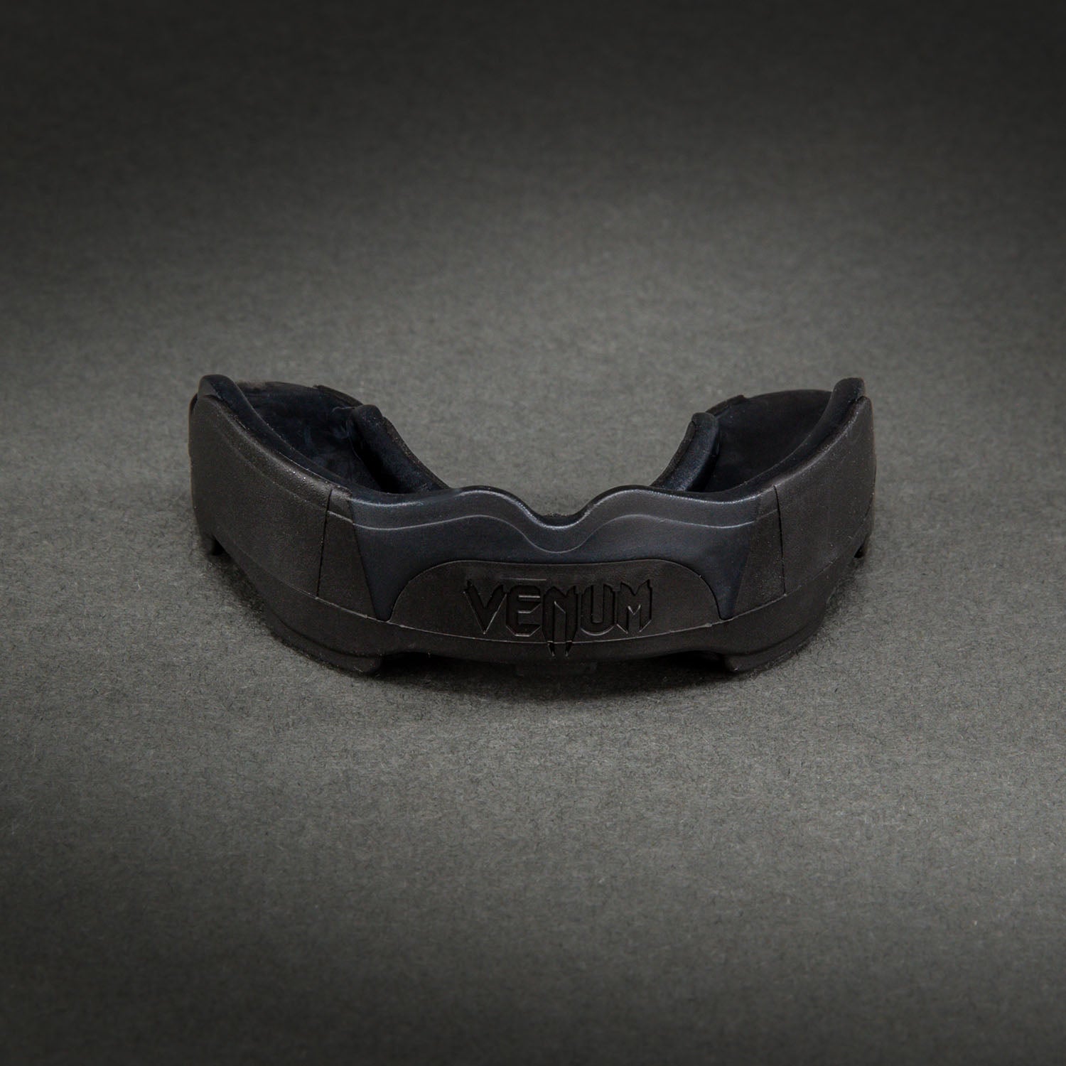 Venum Predator Mouthguard – Black/Black/Red