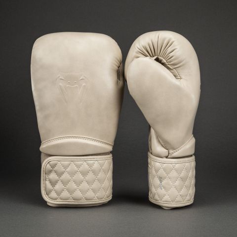 VENUM Impact Classic 拳击手套 - 象牙白色