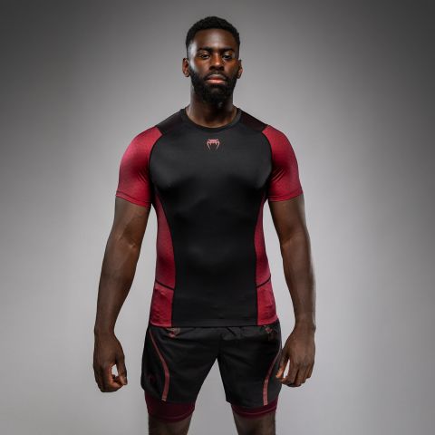 VENUM × Assassin's Creed Shadows 短袖紧身衣 - 酒红/黑色