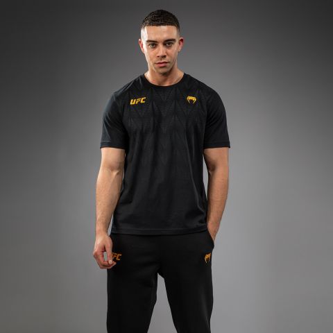 UFC Zenith | VENUM 经典复刻 男士T恤 - 黑/金色