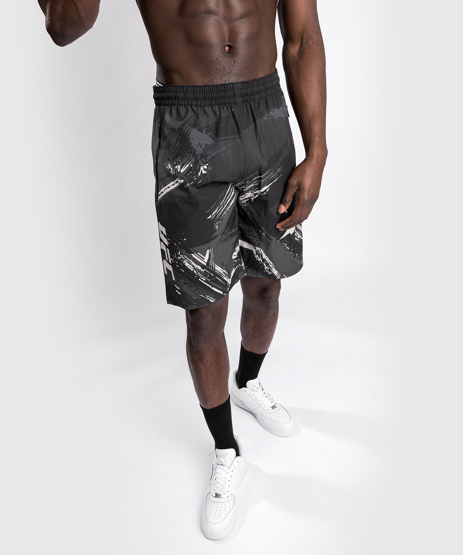 UFC |VENUM Authentic 格斗周 2.0 训练短裤 - 黑/沙色-