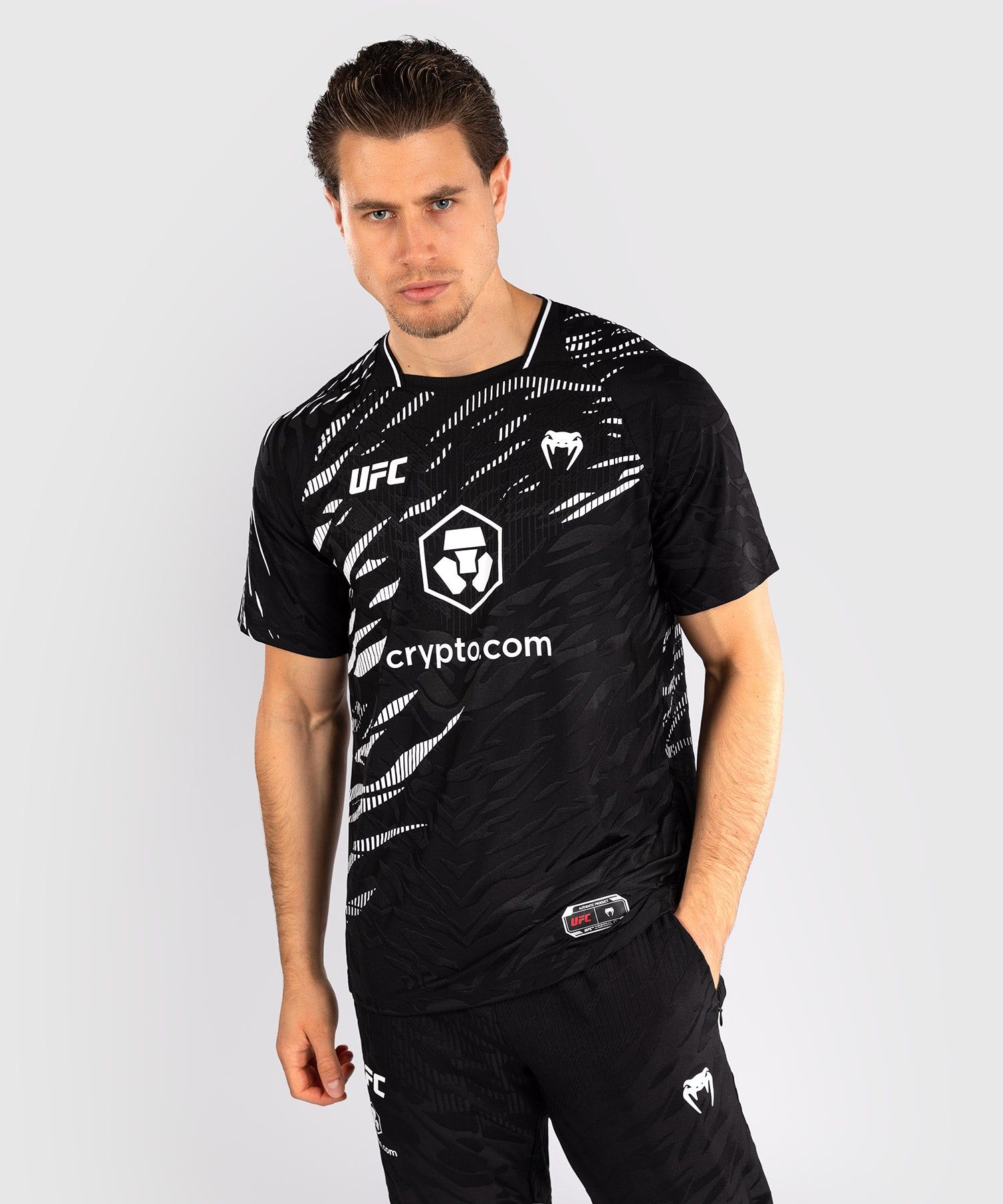 UFC Fusion | VENUM Authentic 格斗之夜 男士出场速干T恤 - 黑色