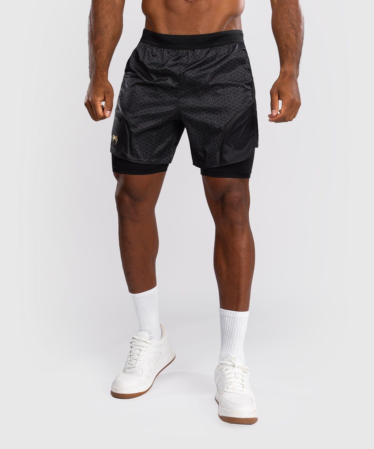 VENUM × Assassin‘s Creed  Shadows 训练短裤 - 黑/金色