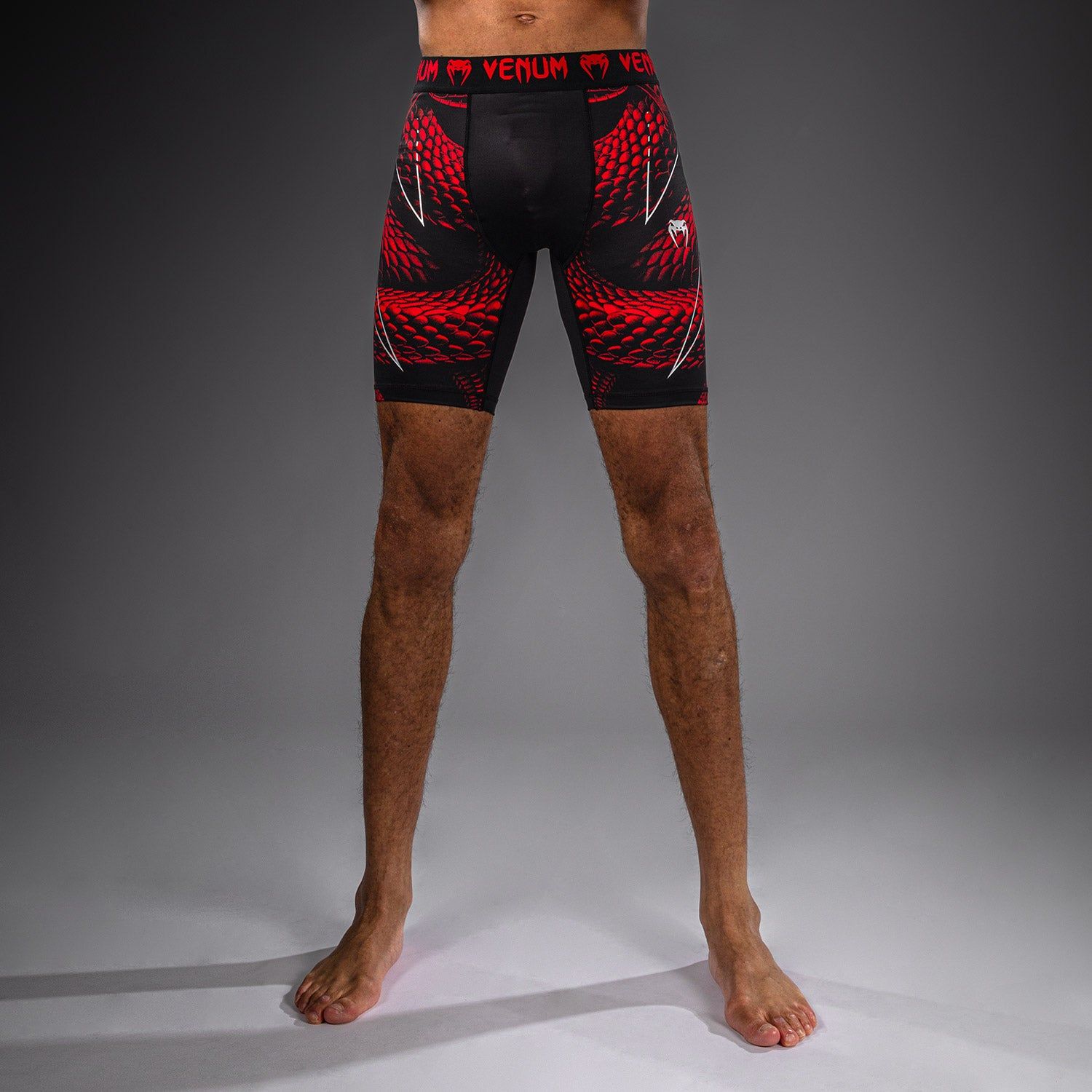 VENUM Matupa 男士紧身短裤 - 黑/红/银色