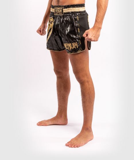 Venum Giant Foil 泰拳短裤