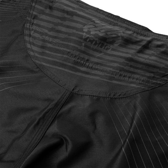 VENUM PLASMA 格斗短裤 - 黑/黑