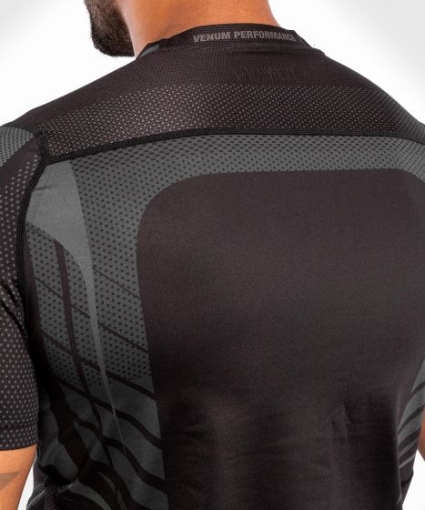 VENUM ATHLETICS 速干短袖–黑/金色