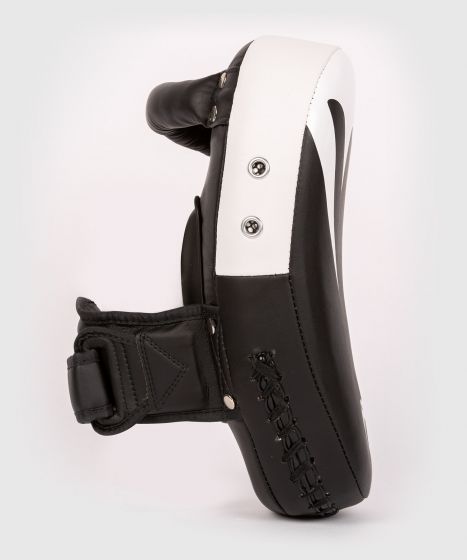 VENUM 小号拳击踢靶 - 黑/白色