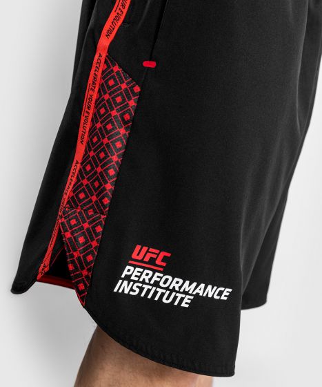 UFC |VENUM Performance Institute 训练短裤 - 黑/红色-