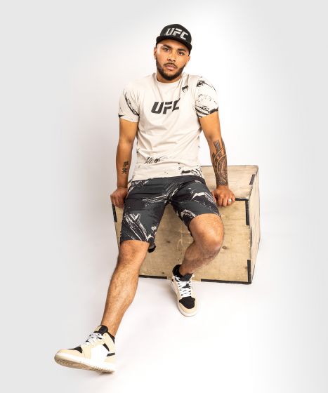UFC |VENUM Authentic 格斗周 2.0 T恤 - 沙色-
