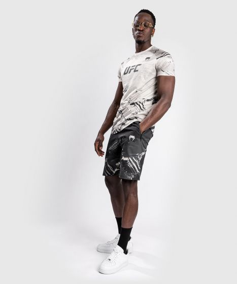 UFC |VENUM Authentic 格斗周 2.0 训练短裤 - 黑/沙色-