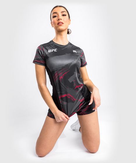 UFC |VENUM Authentic 格斗周 2.0 女士速干T恤 - 黑/红色-