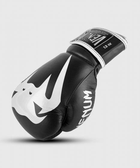 VENUM GIANT 2.0 专业拳击手套 - 黑/白色