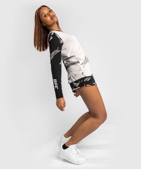 UFC |VENUM Authentic 格斗周 2.0 女士长袖T恤 - 沙/黑色-