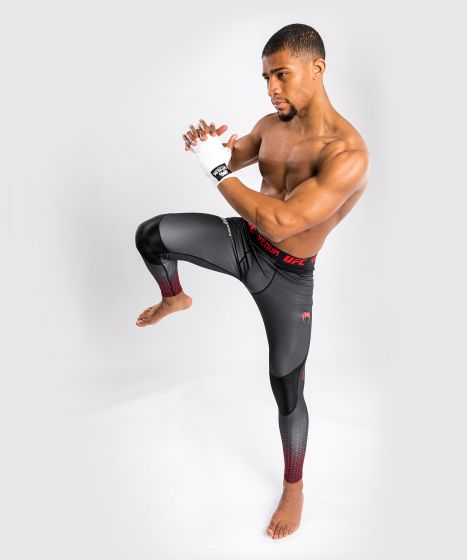 UFC |VENUM Performance Institute 紧身长裤 - 黑/红色-