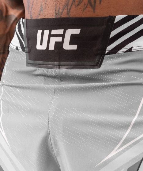 UFC｜ VENUM AUTHENTIC格斗之夜男士短裤 - 白色