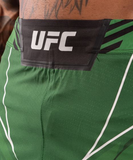 UFC｜ VENUM AUTHENTIC格斗之夜男士五分短裤 - 绿色