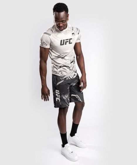 UFC |VENUM Authentic 格斗周 2.0 训练短裤 - 黑/沙色-