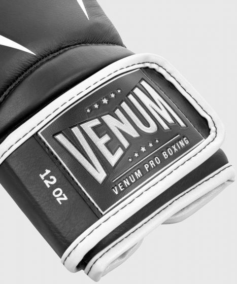 VENUM GIANT 2.0 专业拳击手套 - 黑/白色