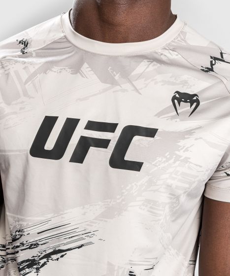 UFC |VENUM Authentic 格斗周 2.0 速干T恤 - 沙色-
