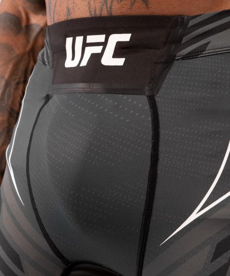  UFC VENUM AUTHENTIC战斗之夜男士VALE TUDO短裤-长款 - 黑色的