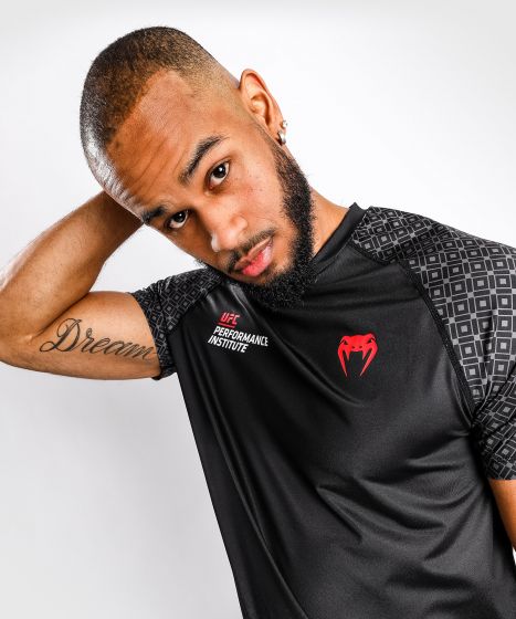 UFC |VENUM Performance Institute 速干T恤 - 黑/红色-