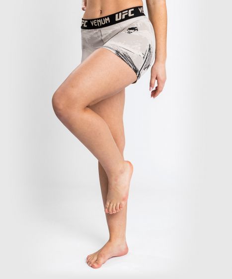 UFC |VENUM Authentic 格斗周 2.0 Vale Tudo 女士短裤 - 沙/黑色-