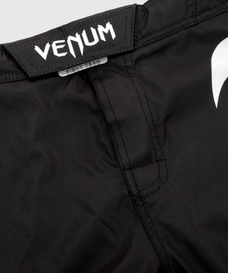 Venum Light 3.0 搏击短裤 - 黑/白