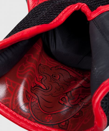 VENUM Sharp 拳击手套 - 黑/白/红 - 纳帕皮革