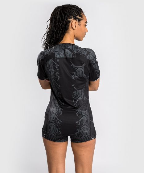 UFC Adrenaline | VENUM Authentic 格斗之夜 女士出场速干T恤 - 黑色