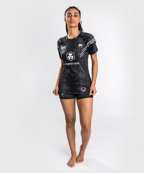 UFC Adrenaline | VENUM Authentic 格斗之夜 女士出场速干T恤 - 黑色