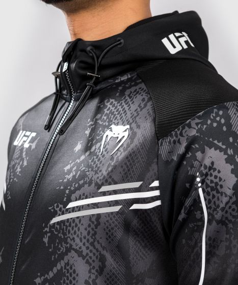 UFC Adrenaline | VENUM Authentic 格斗之夜 男士出场外套 - 黑色