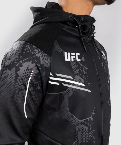 UFC Adrenaline | VENUM Authentic 格斗之夜 男士出场外套 - 黑色