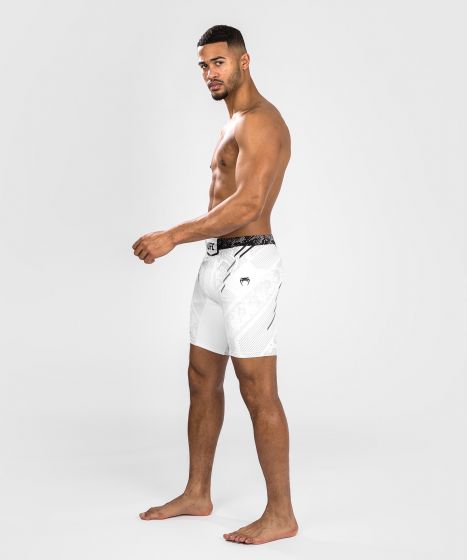 UFC Adrenaline | VENUM Authentic 格斗之夜 男士紧身短裤 - 白色