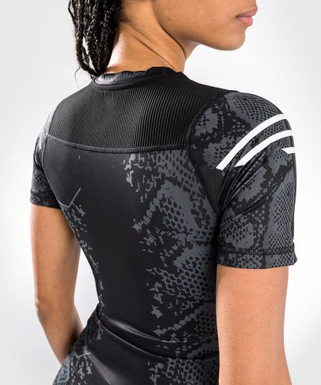 UFC Adrenaline | VENUM Authentic 格斗之夜 女士性能紧身衣 - 短袖 - 黑色