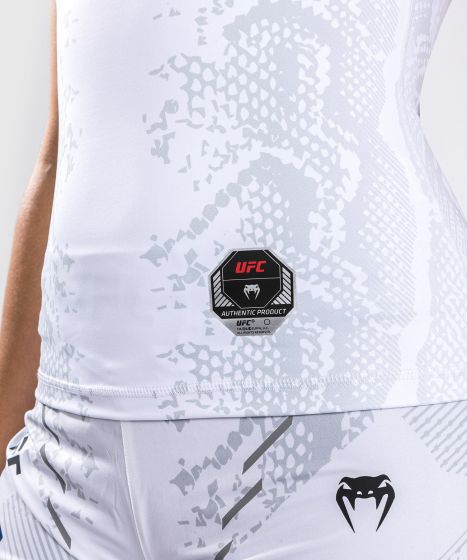 UFC Adrenaline | VENUM Authentic 格斗之夜 女士性能紧身衣 - 短袖  - 白色
