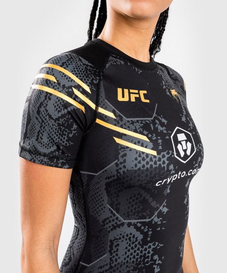 UFC Adrenaline | VENUM Authentic 格斗之夜 女士性能紧身衣 - 短袖 - 冠军色