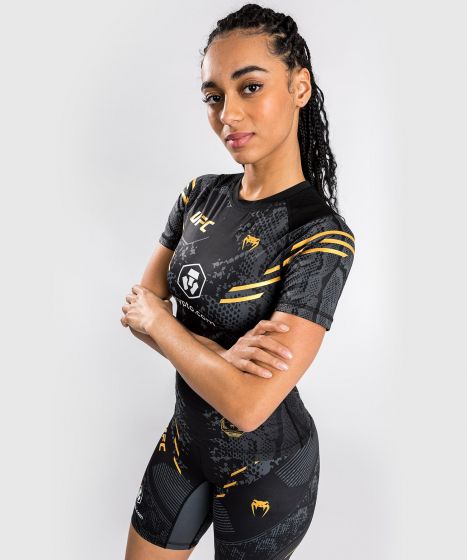 UFC Adrenaline | VENUM Authentic 格斗之夜 女士性能紧身衣 - 短袖 - 冠军色