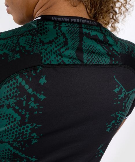 UFC Adrenaline | VENUM Authentic 格斗之夜 女士出场速干T恤 - 绿宝石版 - 绿/黑色