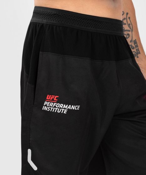UFC VENUM Performance Institute 2.0 男士训练短裤 - 黑/红色