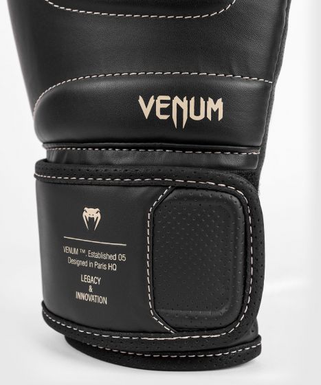 VENUM Impact Evo 拳击手套 - 黑色