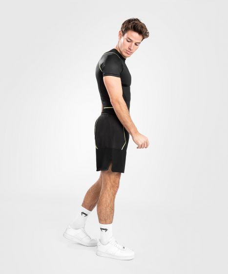 VENUM Fusion 2.0 男士格斗短裤 - 黑/黄色