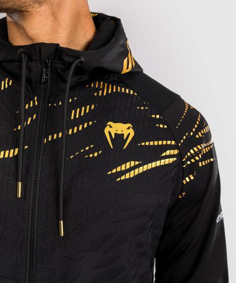 UFC Fusion | VENUM Authentic格斗之夜 男士出场外套 - 冠军色