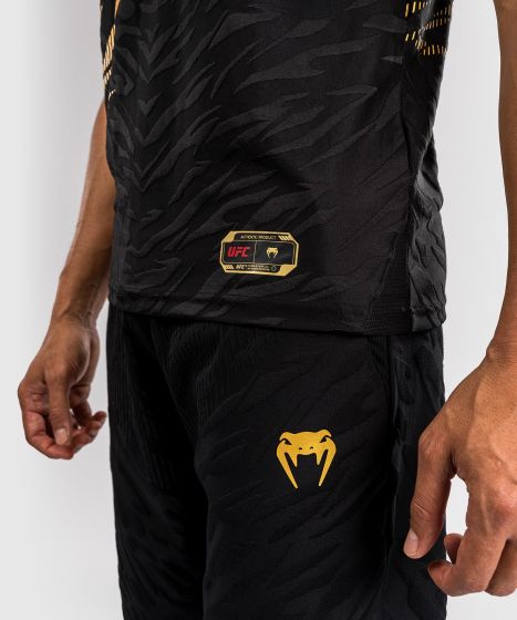 UFC Fusion | VENUM Authentic 格斗之夜 男士出场速干T恤 - 冠军色
