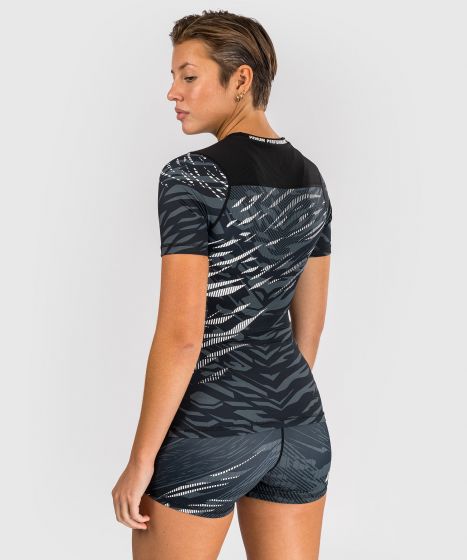 UFC Fusion | VENUM Authentic 格斗之夜 女士短袖紧身衣 - 黑色