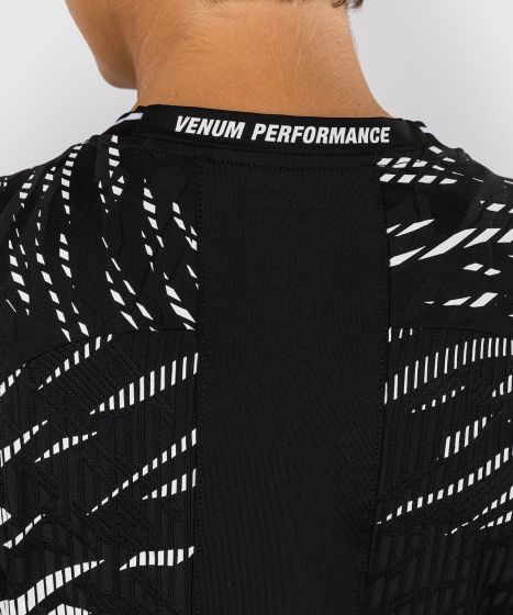 UFC Fusion | VENUM Authentic 格斗之夜 女士出场 速干T恤 - 黑色