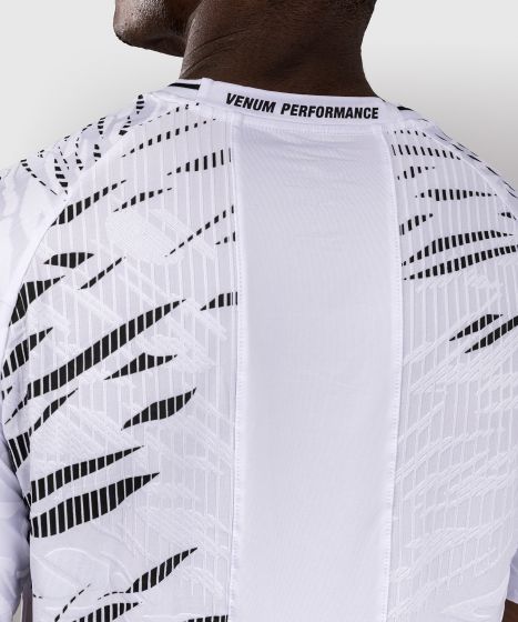 UFC Fusion | VENUM Authentic 格斗之夜 男士出场速干T恤 - 白色