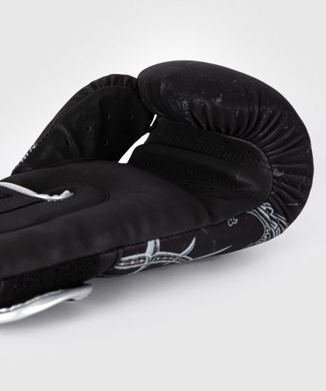 VENUM Gladiator 5.0 拳击手套 - 黑色/银色